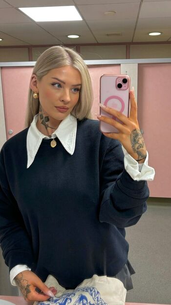 Full leaked Poppy moon private photo