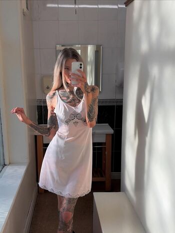 Full leaked Poppy moon private photo