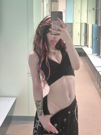 Full leaked Poppypawzz private onlyfans photo