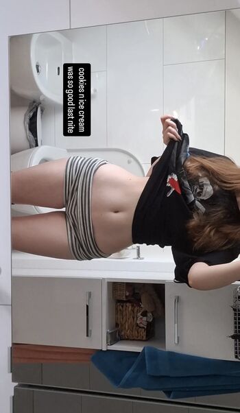 Full leaked Porcelainkitty private photo