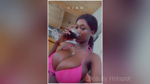 Full leaked Poupemimi private photo