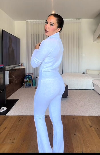 Full leaked Poupette private photo