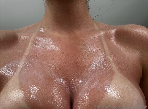 Full leaked Poutyselenaa private photo
