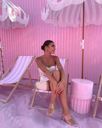 Full leaked Pralinakarina private onlyfans photo