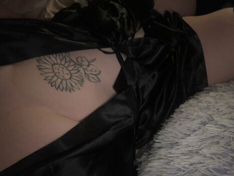Full leaked Precociousflower private photo