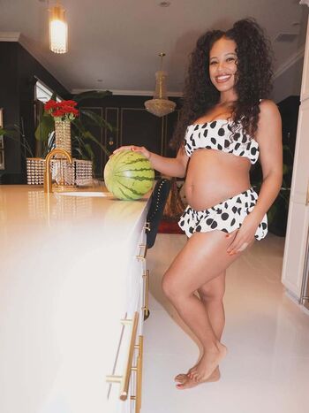Full leaked Pregnant celebs private photo