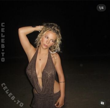 Full leaked Pretendingberosalie private onlyfans photo