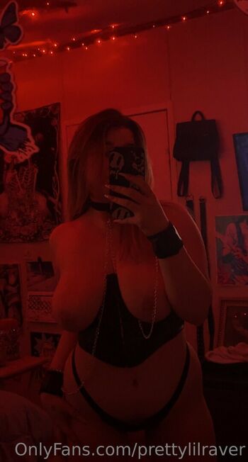 Full leaked Prettylilraver private photo