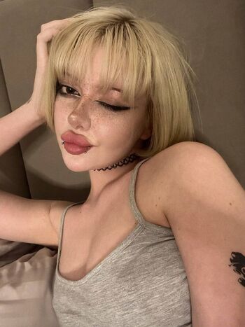 Full leaked Prettylyriqq private photo