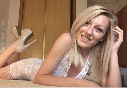 Full leaked Prettypolly private onlyfans photo