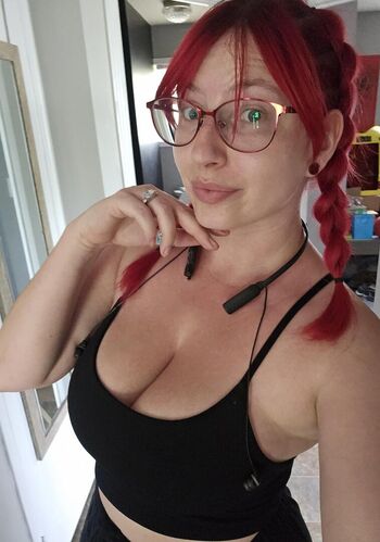 Full leaked Prettyporcelain private photo
