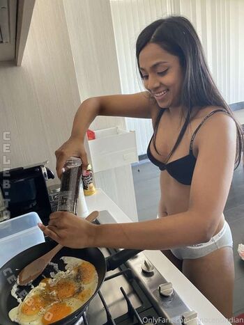 Full leaked Prettypriyaa private photo