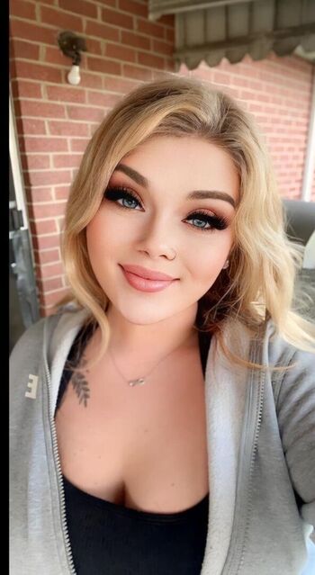 Full leaked Prettypxx private onlyfans photo