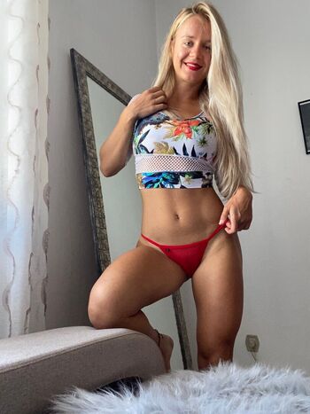 Full leaked Prettyvicky private photo