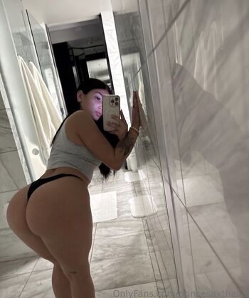 Full leaked Princesaxthalia private photo