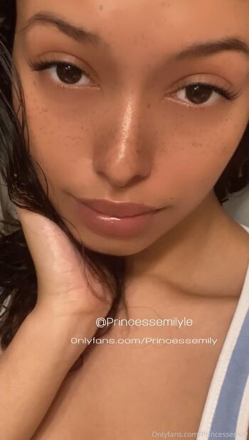Full leaked Princessemily private photo
