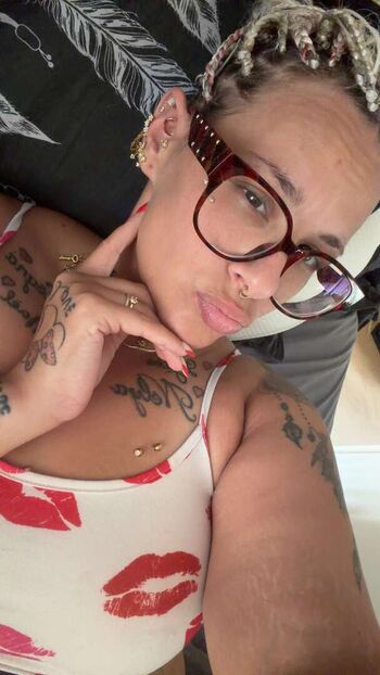 Full leaked Princessemiymiy private photo