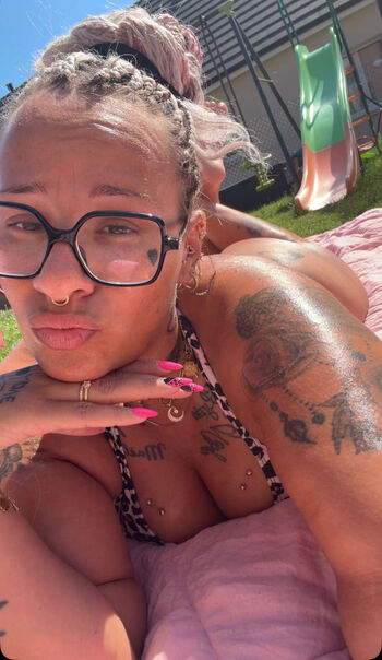 Full leaked Princessemiymiy private photo