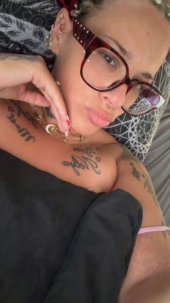 Full leaked Princessemiymiy private photo