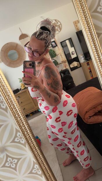 Full leaked Princessemiymiy private photo