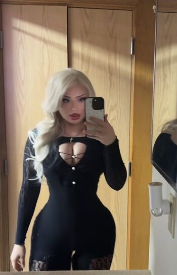 Full leaked Prisluvsyou private photo