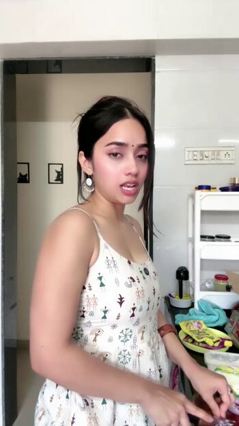 Full leaked Priyankaabhuti private photo