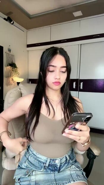 Full leaked Priyankaabhuti private photo