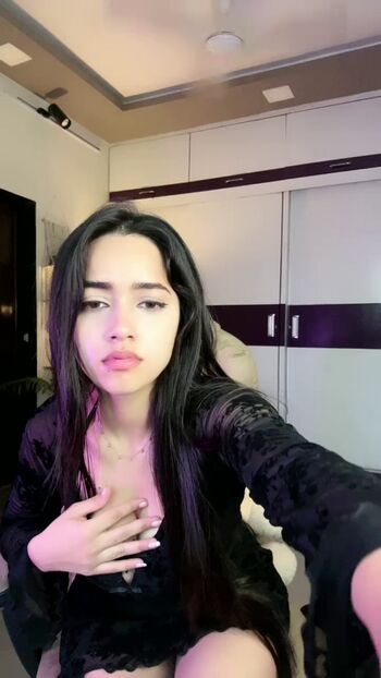 Full leaked Priyankaabhuti private photo