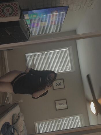 Full leaked Promptlymajestically private photo