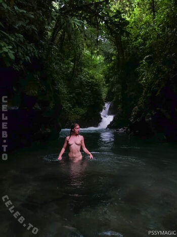 Full leaked Pssymagic page private photo