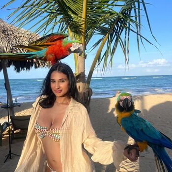 Full leaked Pujaghedia private photo