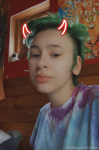 Full leaked Punkfrog private photo