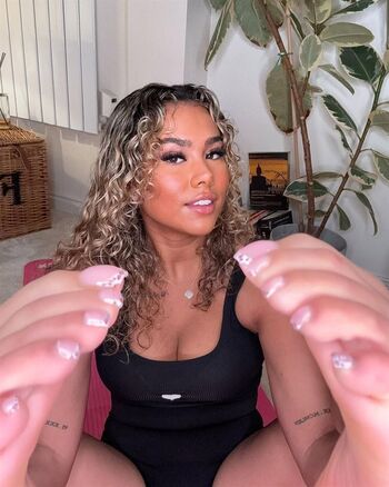 Full leaked Purelybamb private photo