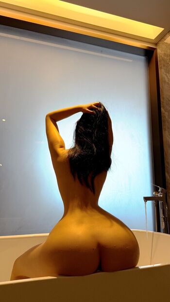 Full leaked Qiaoniutt  page private onlyfans photo