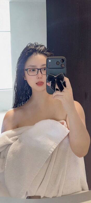 Full leaked Qiaoniutt page private photo