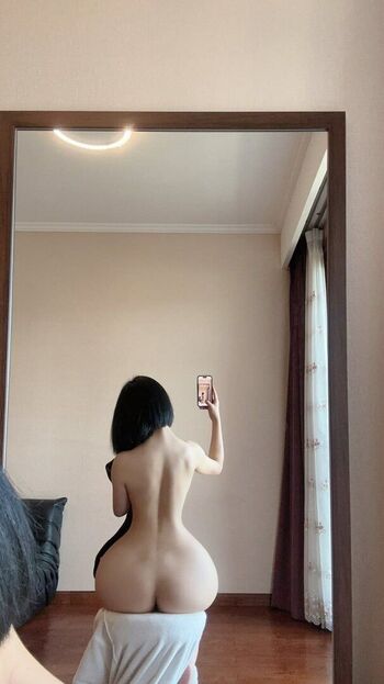 Full leaked Qiaoniutt page private photo