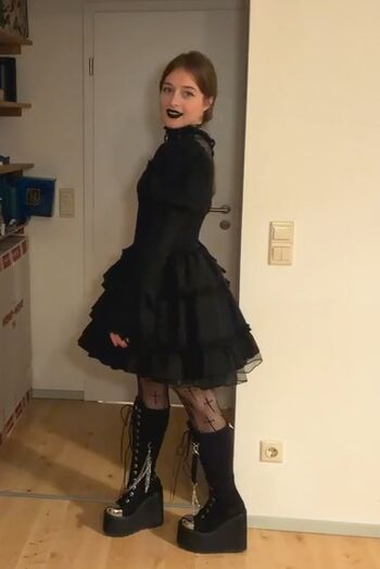 Full leaked Qoqsik private onlyfans photo