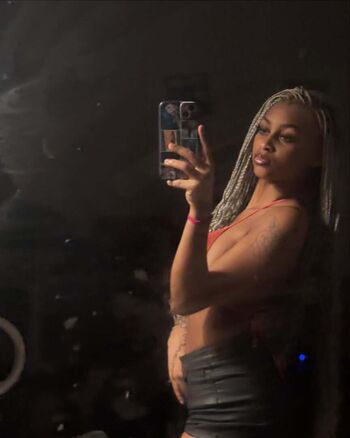 Full leaked Queen adams page private photo