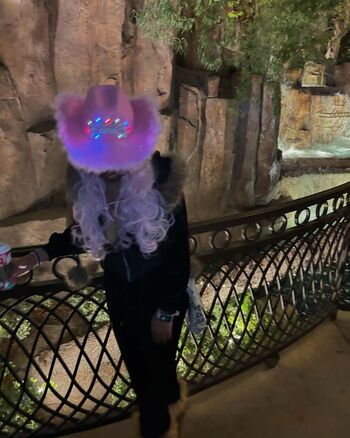 Full leaked Queen adams page private photo