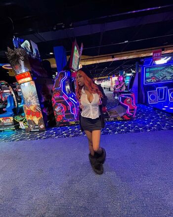 Full leaked Queen adams page private photo