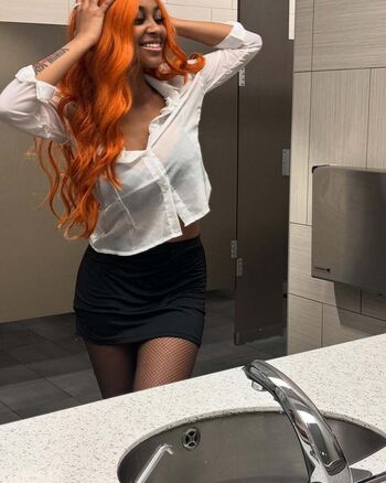 Full leaked Queen adams page private photo