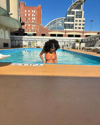 Full leaked Queen adams private photo