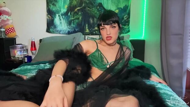 Full leaked Queen addie private photo