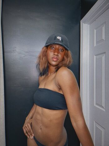 Full leaked Queen aminata private photo