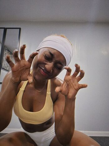 Full leaked Queen aminata page private photo