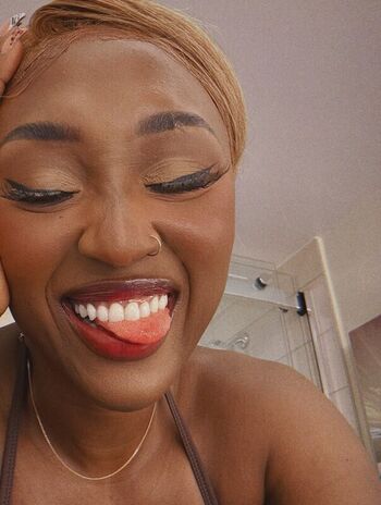Full leaked Queen aminata page private photo