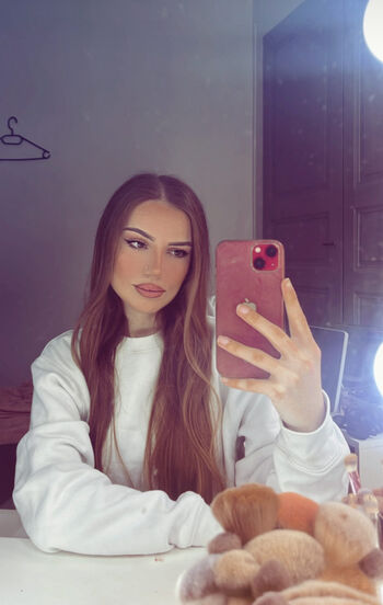 Full leaked Queenamandine private photo