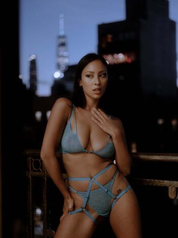 Full leaked Queengold chains page private onlyfans photo