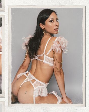 Full leaked Queengold chains page private onlyfans photo