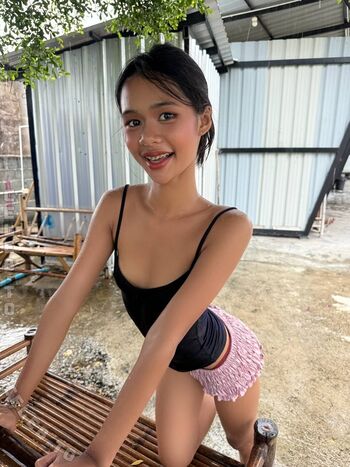 Full leaked Queeniemeetsworld private photo